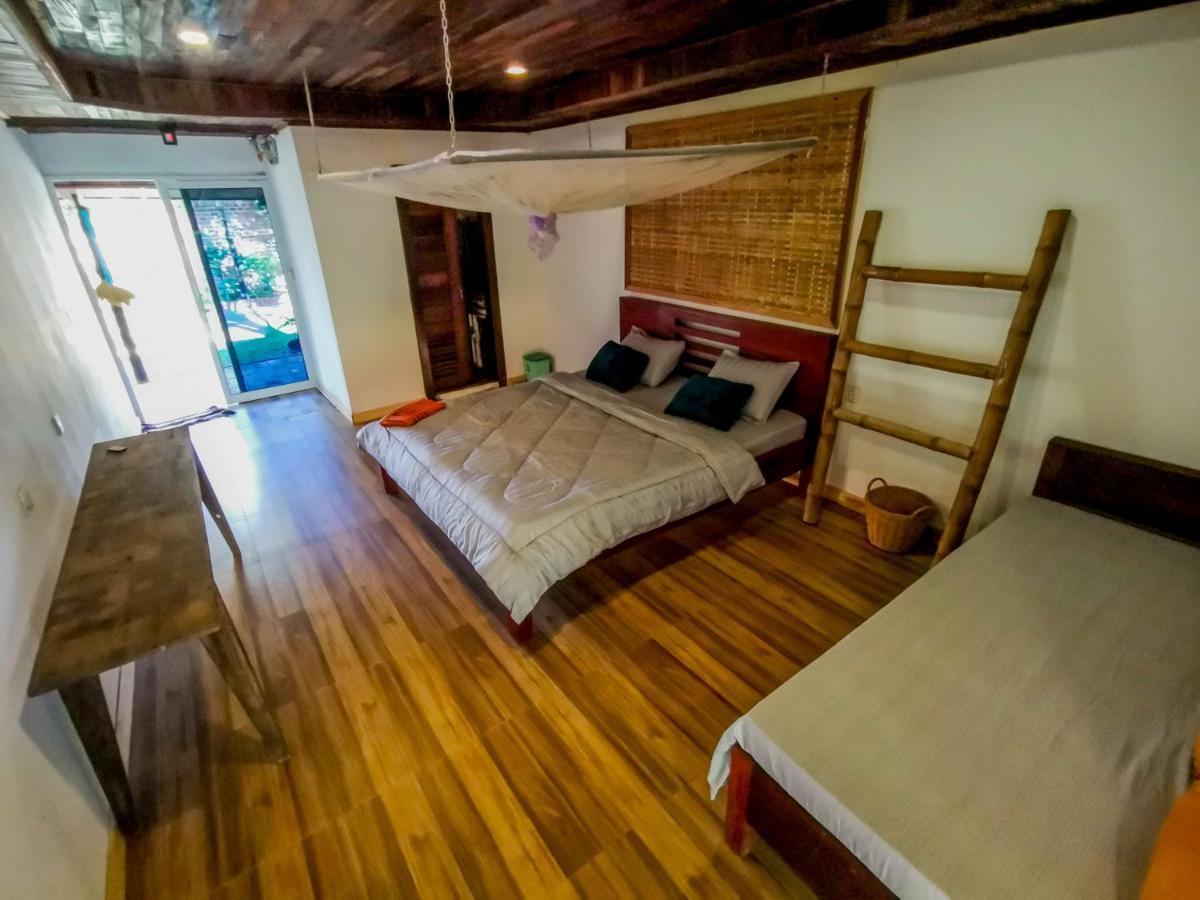 Yi Family Homestay เสียมราฐ ภายนอก รูปภาพ